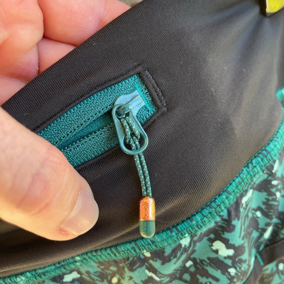 Lululemon speed shorts. Size 6 - Picture 5 of 13